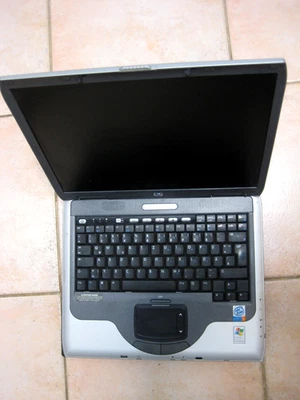 Retro Laptop compaq NX9010  Hewlett Packard 15,4" ,ungeprüft für Bastler - Bild 1 von 4