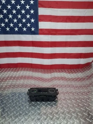 2010-2011 GMC Sierra 1500 Temp Control with AC Opt CJ2 PN-25936132 Used OEM - Image 1 of 4