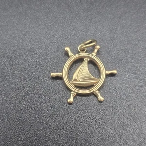 Charm nautico ruota barca a vela riempita d'oro vintage anni 60 1/20 12K - Foto 1 di 4