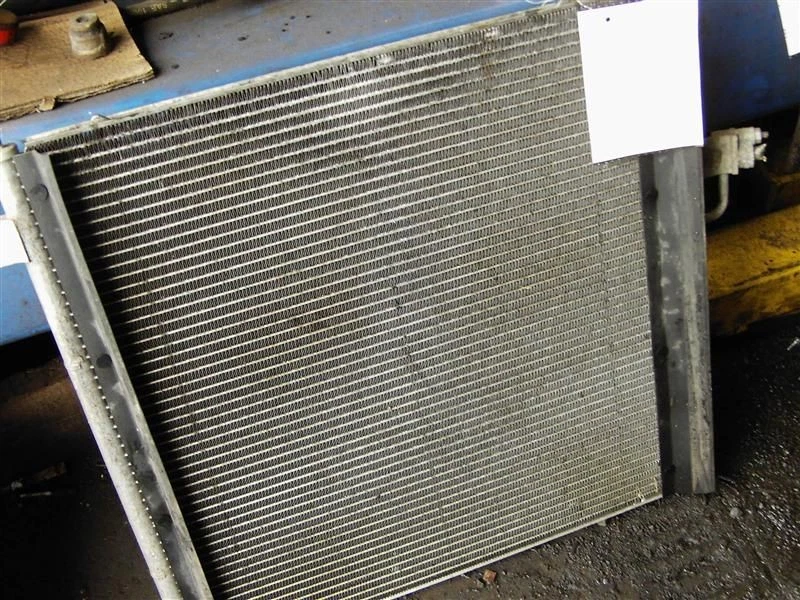 Condensador de aire acondicionado Ford Ranger 01-11 6 cilindros Foto 1 de 1