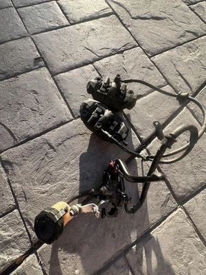 2007-2012 Honda CBR600RR передний тормоз суппорт комплект пара суппортов мастер OEM - Изображение 1 из 4