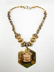 Collana tribale amuleto tempio nuvola intagliata tibetano vintage pietre preziose naturali campane - Foto 1 di 7