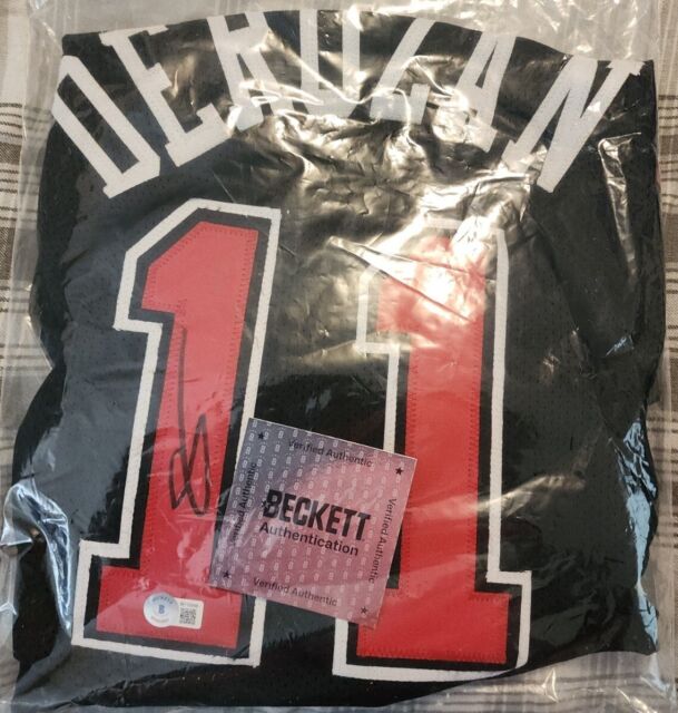 DEMAR DEROZAN signed (CHICAGO BULLS) Black Basketball jersey BECKETT BAS  BG93606