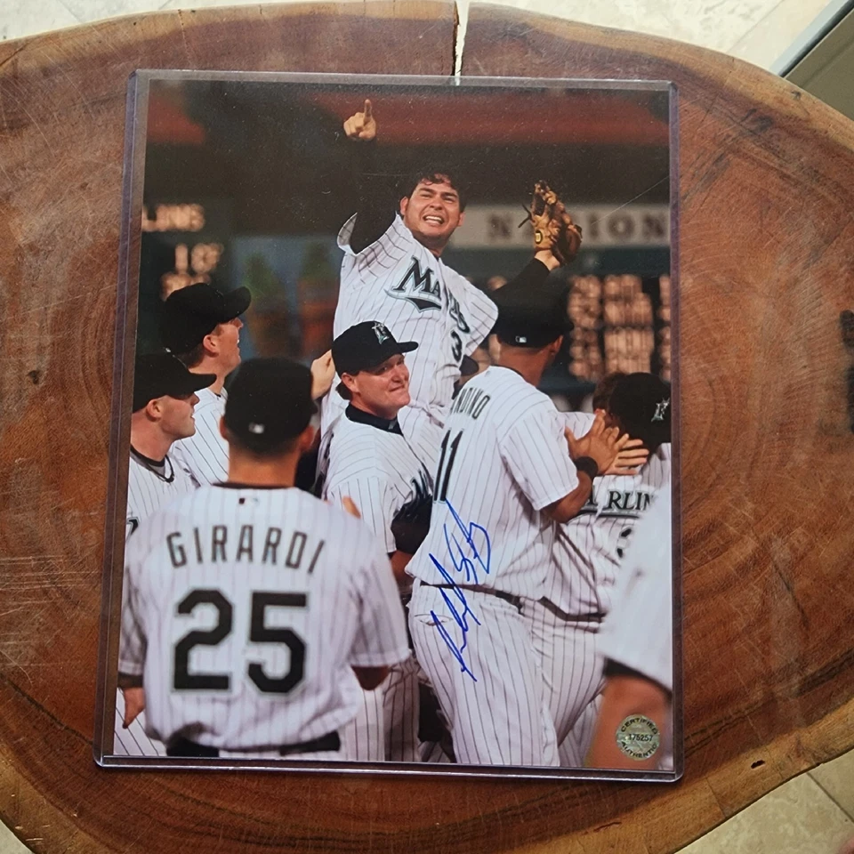 Foto 8x10 firmada autografiada por Aníbal Sánchez - con certificado de autenticidad - Florida Marlins sin bateador Foto 1 de 1