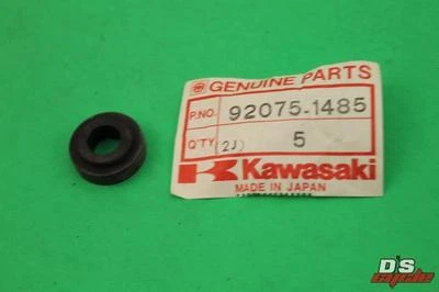 NOS OEM Kawasaki 1983-1984 KDX250 KDX200 DAMPER METER BRACKET 92075-1485 - Image 1 of 4