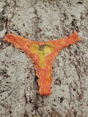 True Vintage Victoria Secret 性感小东西丁字裤 尺寸 M — 第 1/3 张图片