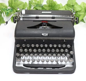 ⭐Máquina de escribir portátil Royal vintage con estuche - Funciona - Se vende como está - Imagen 1 de 12
