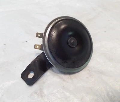 Honda CB500F CB500X CBR650F CB1000RA bocina negra y soporte de montaje 38110-KPP-T01 Foto 1 de 4