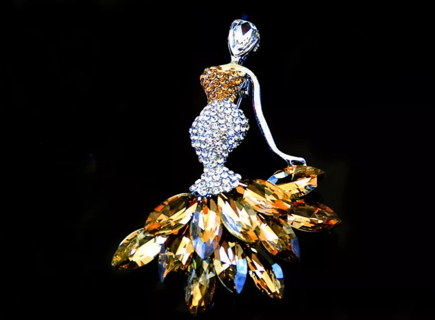 Brosche/Kette silberfarben Meerjungfrau Goldfarbene Strasssteine Modeschmuck - Bild 1 von 1