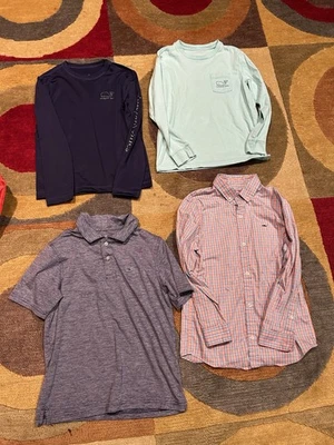 Juego de cuatro camisas con botones Vineyard Vines para niños talla 7 rendimiento ballena Foto 1 de 4