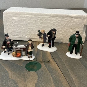 Dept 56 Dickens "Oliver Twist Characters" set di 3 - 5554-9 -Ritirato 1993 (XM3) - Foto 1 di 8