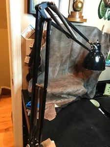 Vintage schwarze Metall gelenkige tragbare Arbeitslampe. Luxo L-1 Norwegen 1960er. Es funktioniert - Bild 1 von 12