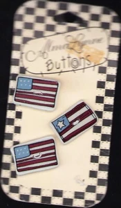 Konvolut 3 Vintage Keramik Knöpfe Original Karte USA Flagge Sterne rot weiß blau - Bild 1 von 1