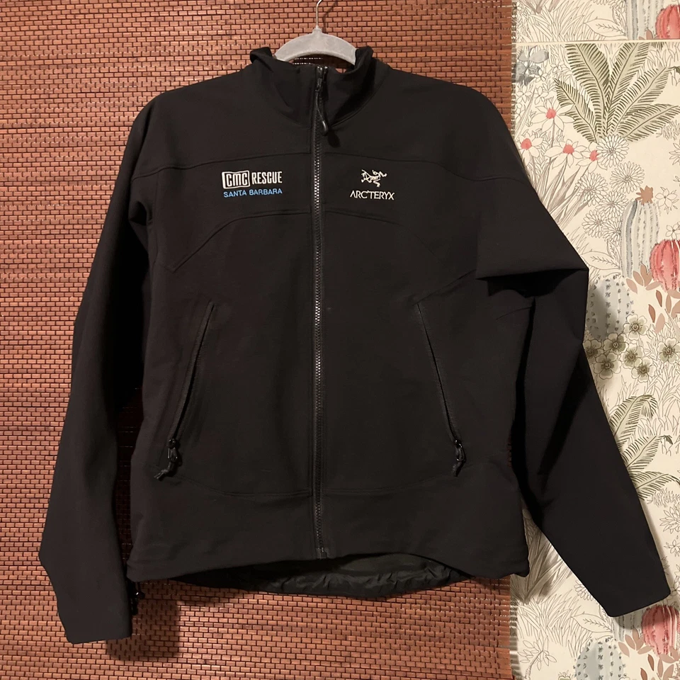 Arc’teryx CA34438 Soft-Shell Full-Zip Jacket Black Women’s Medium Zip Pockets - Image 1 of 4