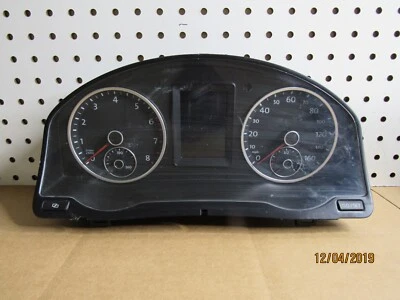 2011 11 Volkswagen VW SS Tiguan Speedometer  Cluster   Miles 105,542 - Image 1 of 3