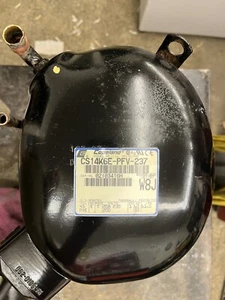 Hoshizaki (Copeland) Compressor CS14K6E-PFV-237 Works as it should. 208-230 1ph - Picture 1 of 6