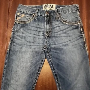 Ariat Jeans M7 Rocker Straight Blue Men 33x30 Denim Whiskered Distressed Grunge - Picture 1 of 9