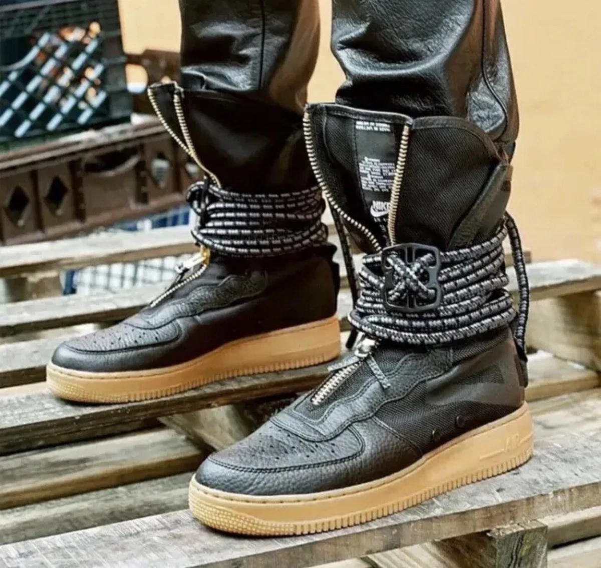 J*z様 【箱付き】Nike SF Air Force 1 High Black J*z様 【箱付き】Nike SF Air Force 1 High Black Nike SF Air