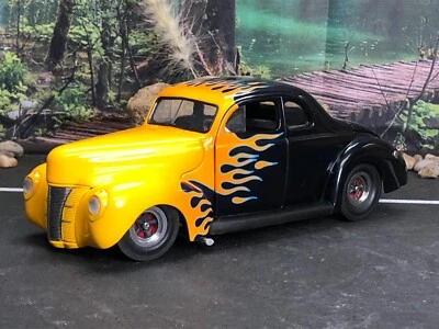 Imperfect 1:24 Diecast Danbury Mint 1940 FORD HOT ROD DARK BLUE w/ Flames No Box - Image 1 of 4