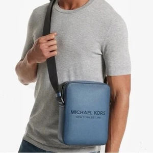 Michael Kors Cooper Crossbody Flight Bag Denim Navy Multi NWT - Picture 1 of 5