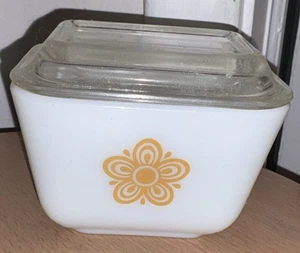 Vintage Pyrex Kühlschrank Geschirr 501B mit Deckel ~ Floral Schmetterling Gold 1,5 Tassen - Bild 1 von 8
