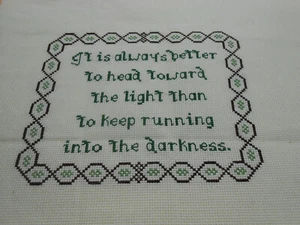 KOPF IN RICHTUNG LICHT Fertig KREUZSTICH Stück 6" x 4 1/2" - Bild 1 von 2