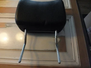 VW Golf Kopfstütze - Bild 1 von 4
