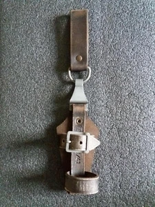 WW2 VERTICAL HANGER FOR GERMAN DAGGER M33 - Picture 1 of 5
