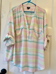 TORRID Harper Women's Size 3 Pastel Double Pocket Roll Tab Sleeve Tunic Blouse - Picture 1 of 5