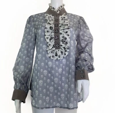 Camisa NUVULA tamanho M gola de babado cinza padrão de caveira sedosa gótica romântica - Imagem 1 de 4