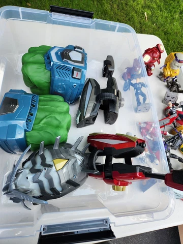 DisneyPlaymation Marvel Avengers Lot 13 Figs 5  , Case, Hulk Capt AMERICA , Case Cover