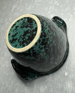 BENNINGTON POTTERY BATTER BOWL Pouring Black & Green Agate - Picture 1 of 15