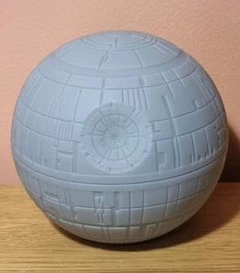 Official Star Wars Death Star Colour Changing Night Light - Imagen 1 de 2