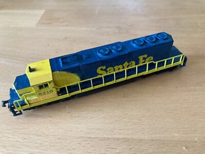 Con-Cor Spur N US Diesellok 5210 Santa Fe Gelb gebraucht keine Beschädigungen - Bild 1 von 8