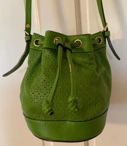 KATE LANDRY Green Crossbody Bucket Bag Drawstring Closure Adjustable Strap NWOT - Picture 1 of 4