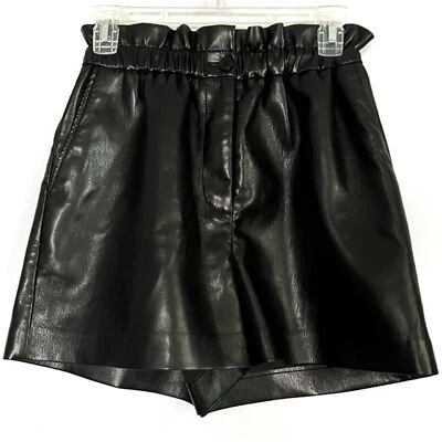 Pantalones cortos Aritzia Wilfred de cuero vegano sin palabras negros - 2 Foto 1 de 4