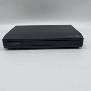Magnavox DTV Digital to Analog TV Converter Box TB100MW9, No Remote Works - Picture 1 of 10