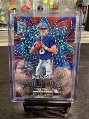 2019 Panini Spectra Football Daniel Jones Rookie Aura /50 #RA-4  - Image 1 of 2