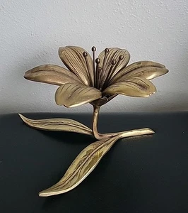Vintage brass flower ashtray w/ removable petals Hollywood Regency lotus lily - Picture 1 of 10