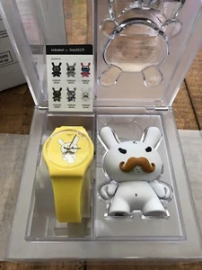 Nuevo Reloj Swatch, Bigote Dunny 3" de Kidrobot X Kozik Edición Limitada, Amarillo - Imagen 1 de 12