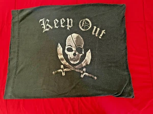 Kissenbezug "Surrender The Booty" "Keep Out" Stck 1 - Bild 1 von 2