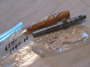 YAMAHA YZF600R TRANSMISSION MAIN AXLE SHAFT 13T NOS! - Picture 1 of 1