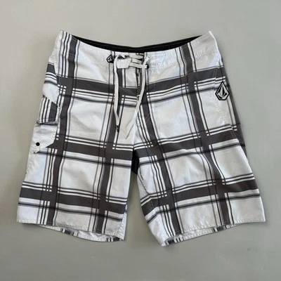Pantalones Cortos VOLCOM Intermix Board Para Hombre 36” Cintura Blanco A Cuadros “Cadena a Granel” Foto 1 de 4