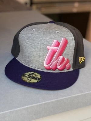 NUEVO The Hundreds TH Abreviado Lana Ajustada Lana New Era 59Fifty Sombrero Rosa 7 5/8 Foto 1 de 4
