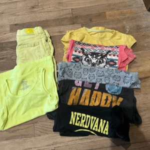 Bundle of seven girls shorts and short sleeve tops, size medium 78 - Picture 1 of 16