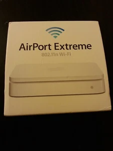 Apple AirPort Extreme 4th Gen Wireless N Router, MC340LL/A (Worldwide Shipping) - Picture 1 of 3