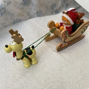 RARO 1978 Dakin MADERA Garfield NAVIDAD Gato Santa Trineo Reno Hermoso 🎄 - Imagen 1 de 5