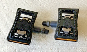 SHIMANO SPD / PLATFORM CLIPLESS PEDALS A535 NO CLEATS - Picture 1 of 8