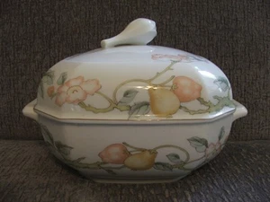 Villeroy & Boch Fruit Garden Round Covered Vegetable Bowl Heinrich Germany EUC - Picture 1 of 4