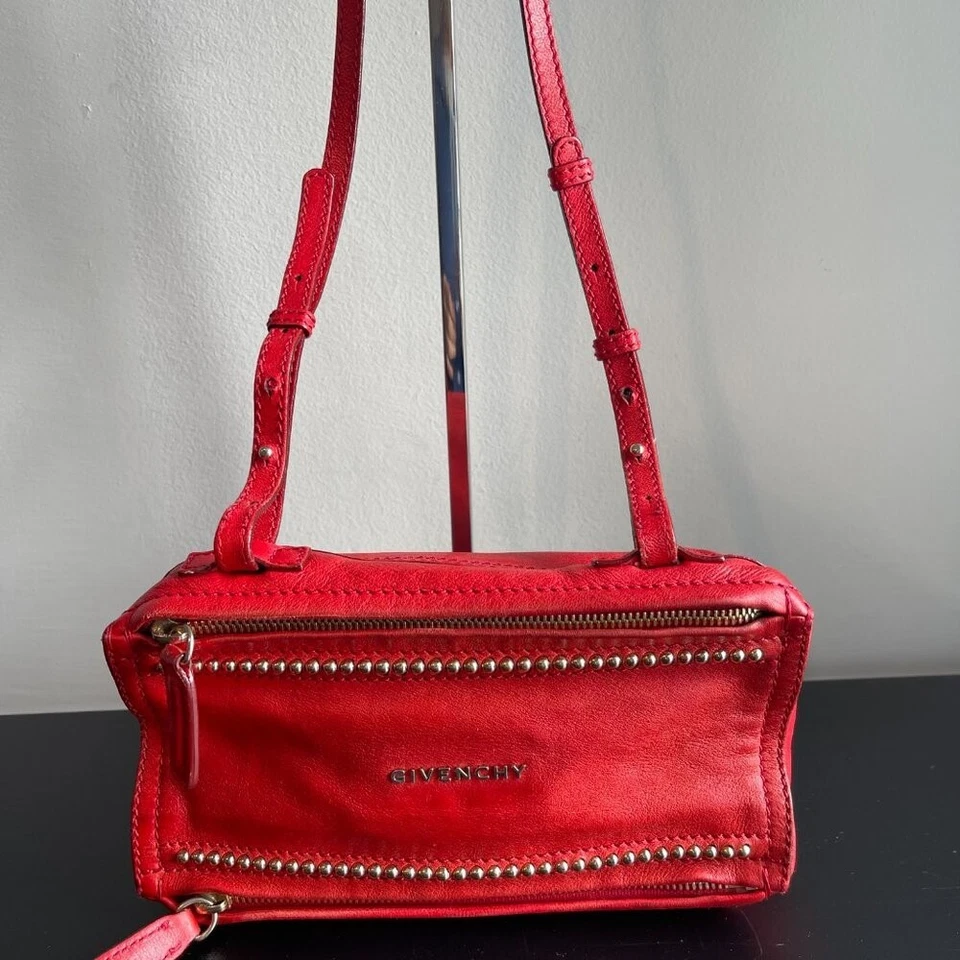 Сумка через плечо Givenchy из овечьей кожи Pandora Mini - красная - бывшая в употреблении - Изображение 1 из 4
